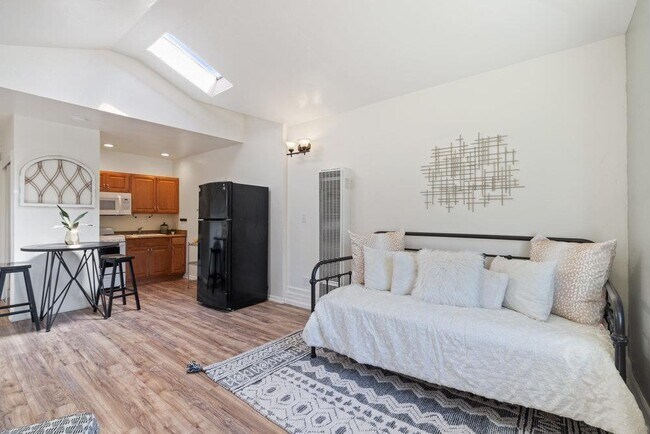 Photo - 524 Trevethan Ave