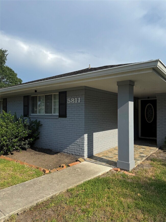 Photo - 5811 McKnight St