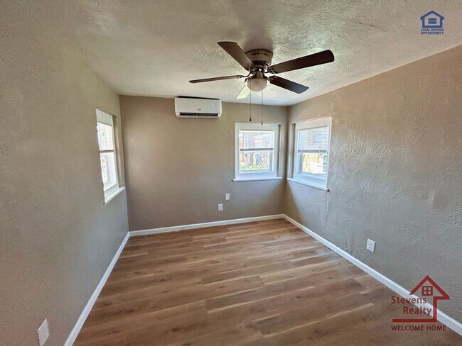 Photo - 2323 NW Bell Ave