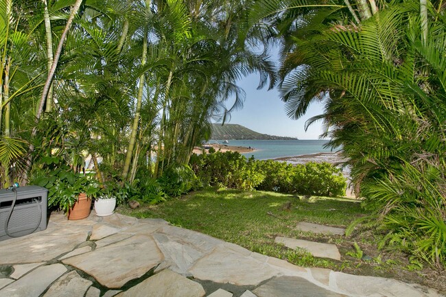Building Photo - 117C Maunalua Ave