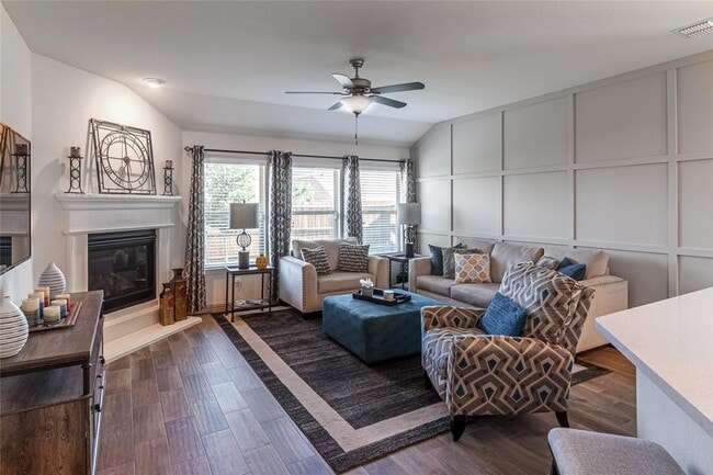 Photo - 917 Rosewood St