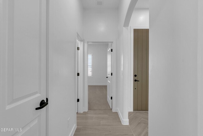 Photo - 15148 Destination