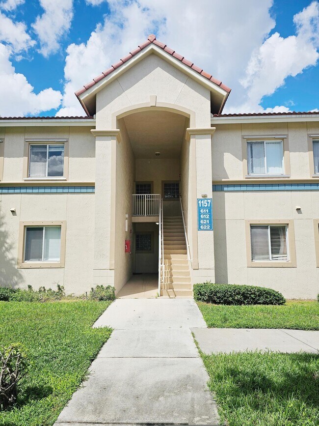 Building Photo - 1157 Golden Lakes Blvd Unit 621
