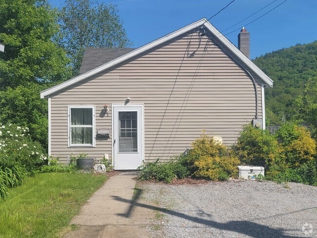 Building Photo - 58 Beech St Rental