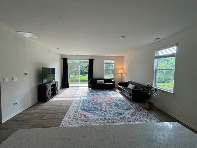 Photo - 922 Darwin St