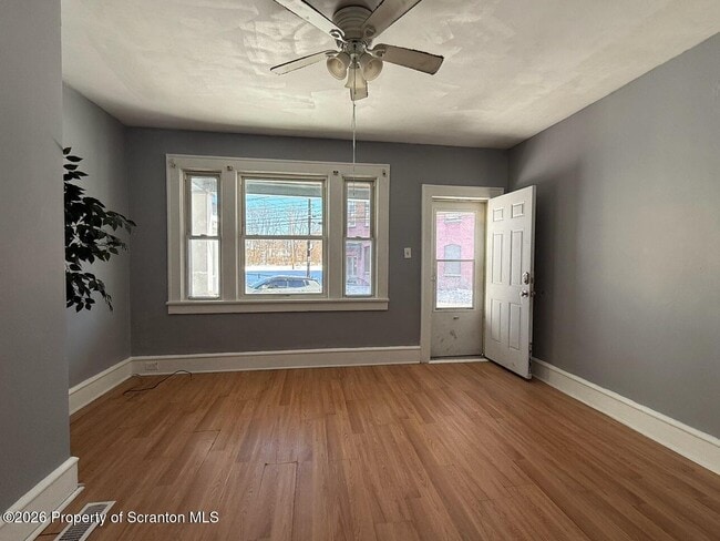 Photo - 83 S Empire St