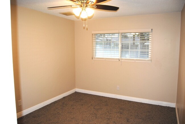 Photo - 405 Plato Ct