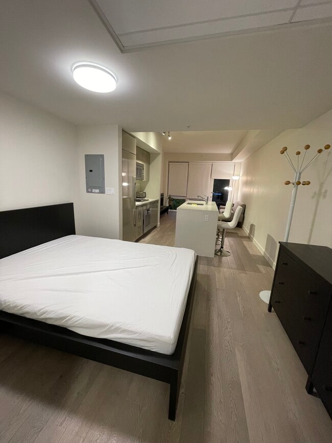 Building Photo - 4408 Cambie St Unit Parc Elise