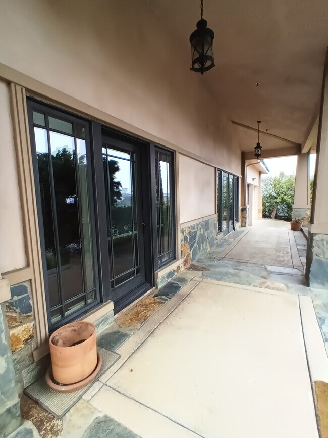 Photo - 1572 Silverwood Dr