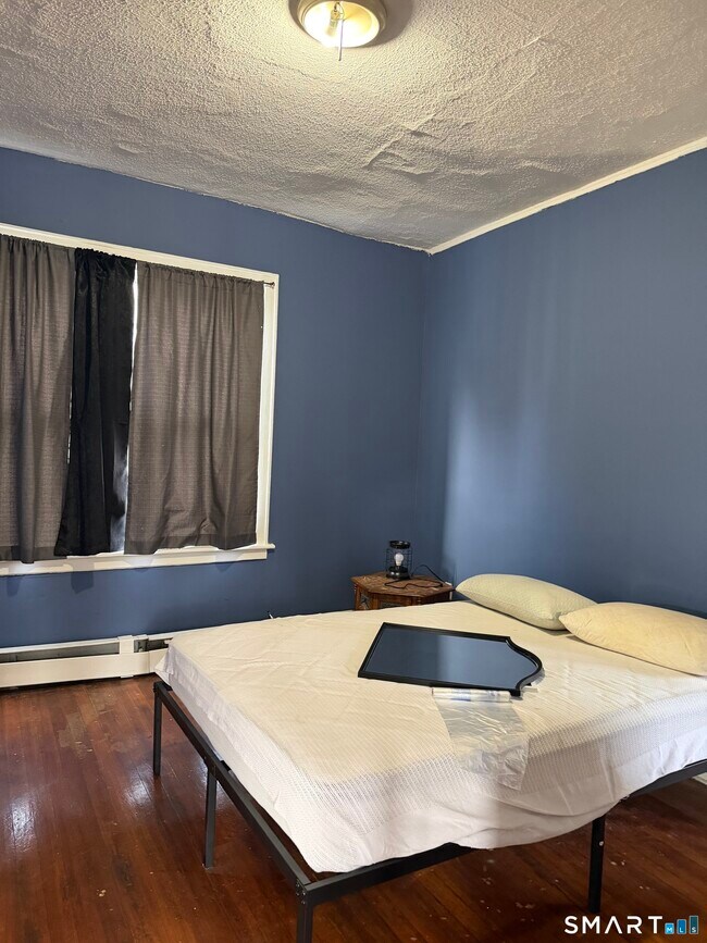 Photo - 502 Edgewood St