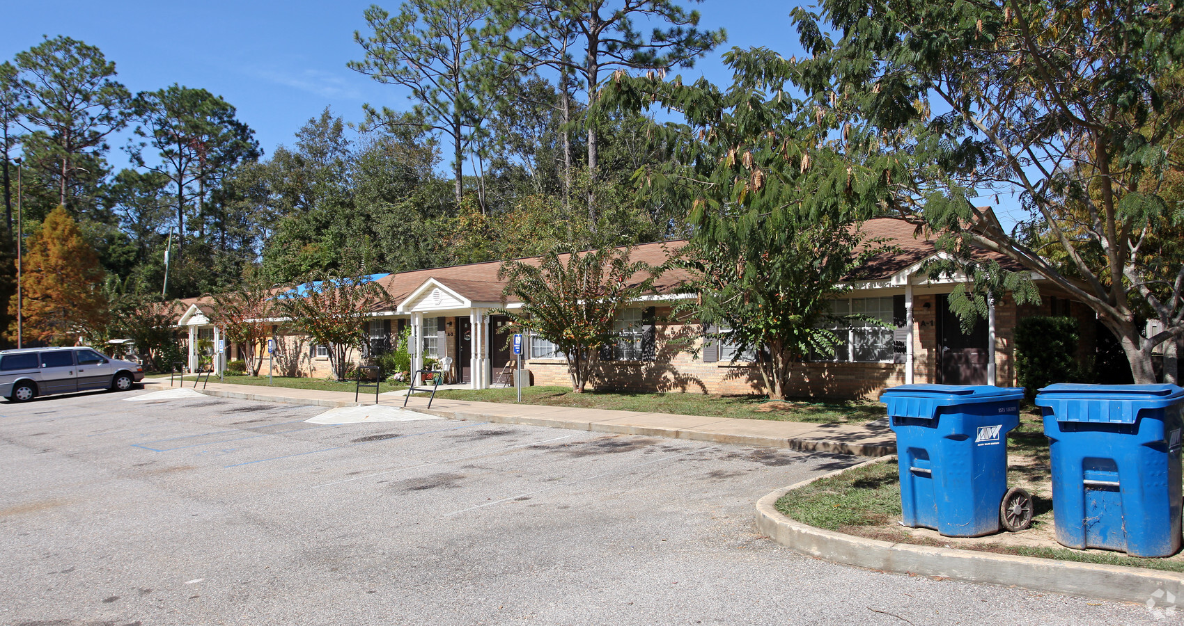 Pine Trace Apartments - Pine Trace Apartments