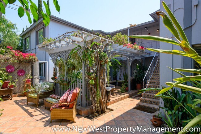 Photo - Charming Golden Hill 1-Bedroom, Available Now! Unidad #2