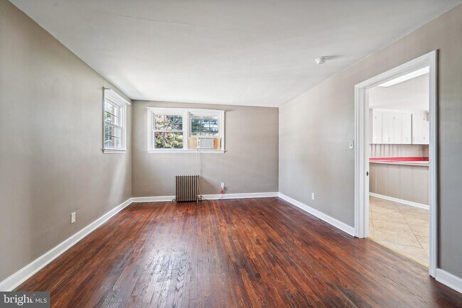 Photo - 204 Glenmore Ave