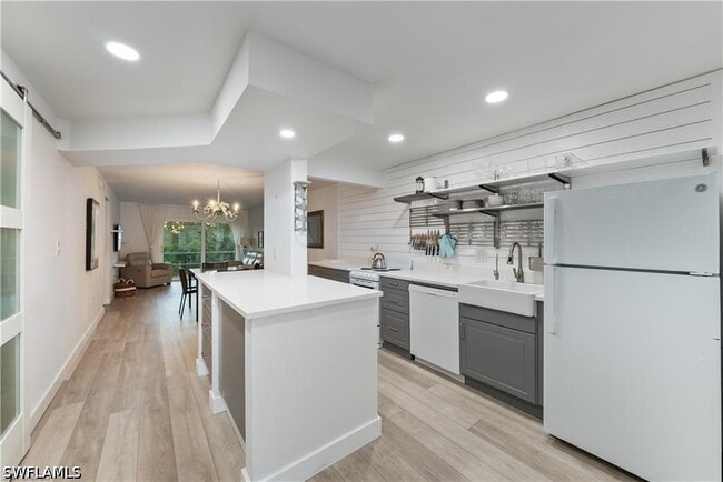 Building Photo - 72 7th St S Unit 310