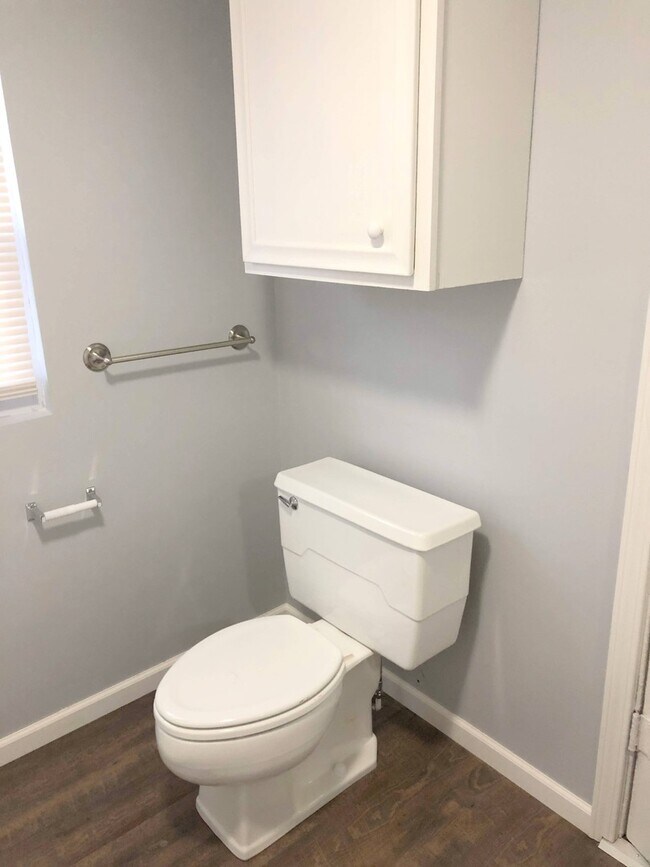 Photo - 708 N Severance St - Compact Two Bedroom h...