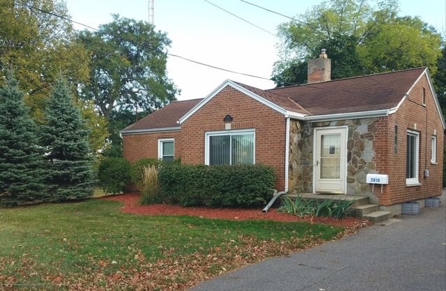 Photo - 2810 E Saginaw St