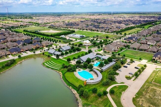 Photo - 705 Boardwalk Way