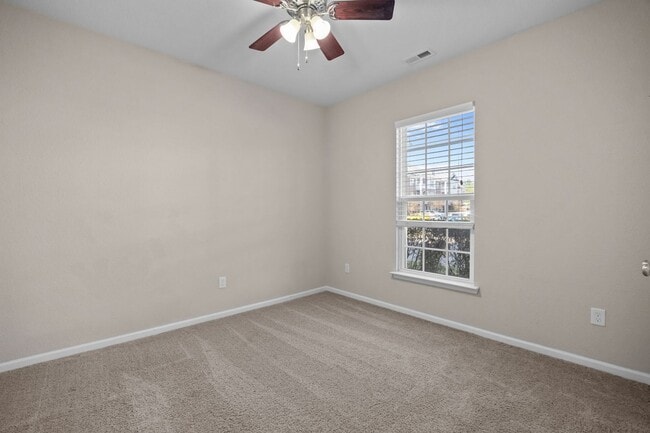 Building Photo - Beautiful Townhome for Rent in Virginia Be...