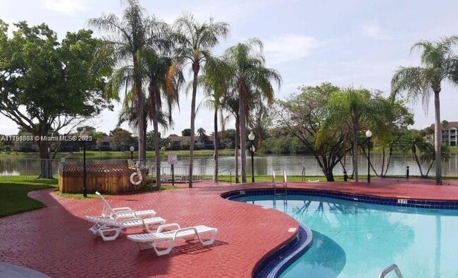 Photo - 2861 N Oakland Forest Dr Unit 306