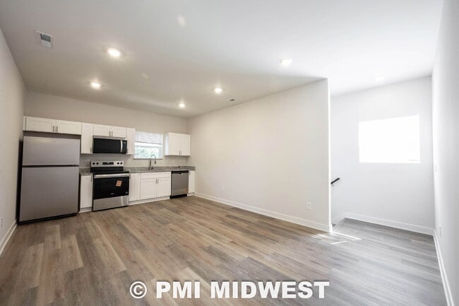Photo - 1525 E Market St