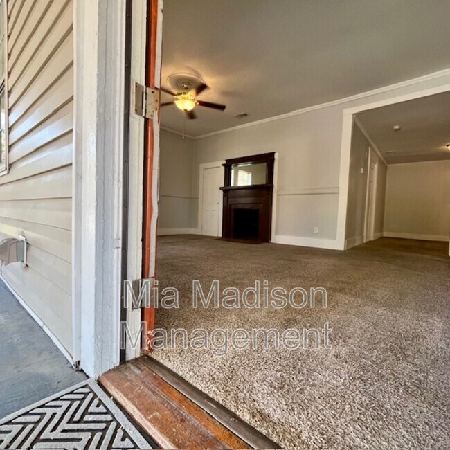 Photo - 211 W 59th St