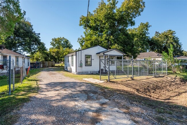 Photo - 6309 Anderson St