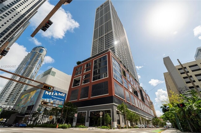 Photo - 159 NE 6th St Unidad 5103