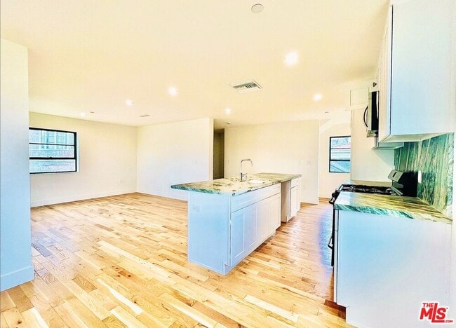 Photo - 4152 Rogers St