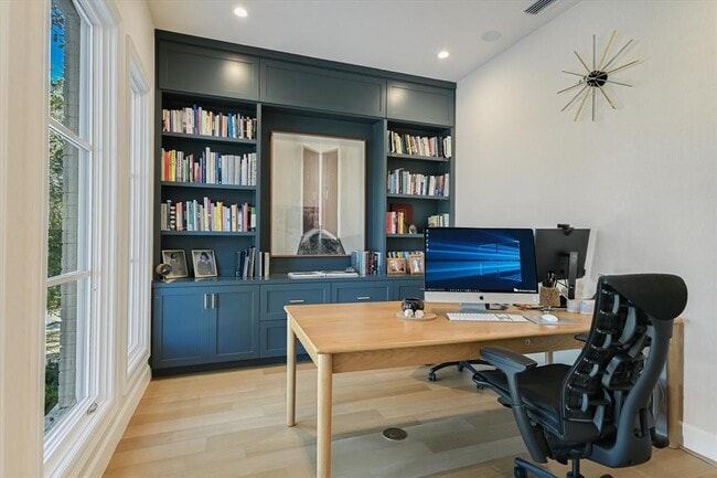 Photo - 5101 Cuesta Verde