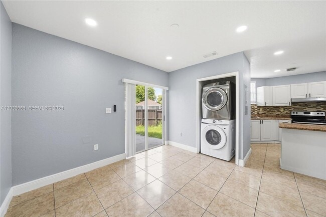 Photo - 902 SW 8th Pl