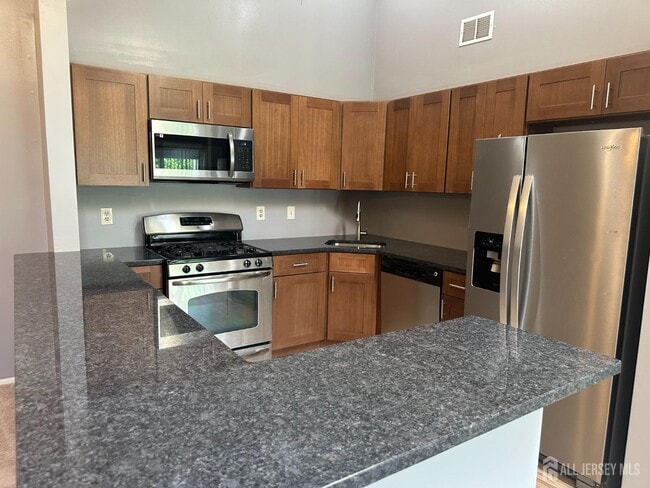 Photo - 304 Wimbeldon Ct