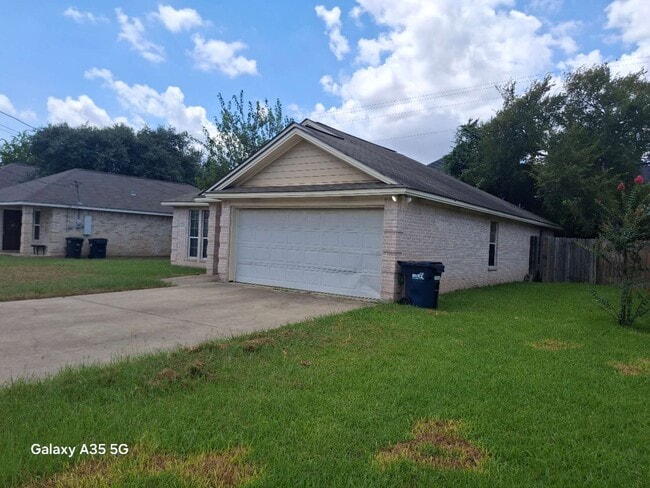 Photo - 129 Richards St