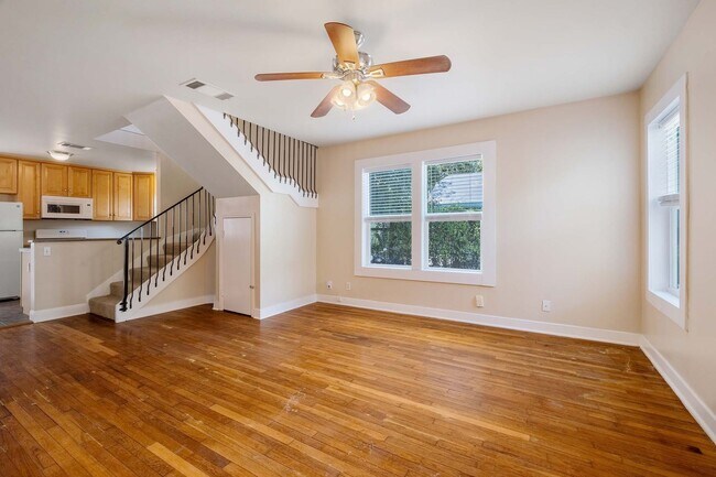 Photo - 937 E 52nd St