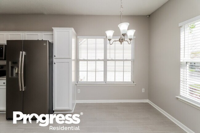 Photo - 110 Peterborough Dr