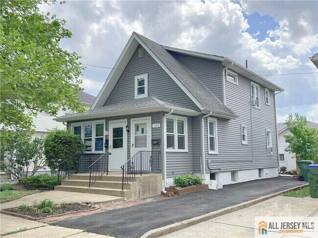 Building Photo - 120 Hillcrest Ave Unit B Rental