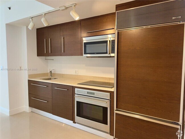 Building Photo - 475 Brickell Ave Rental