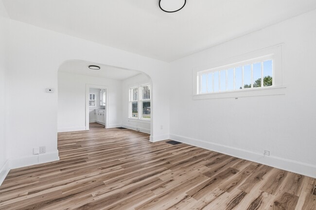 Photo - 2446 Morton St