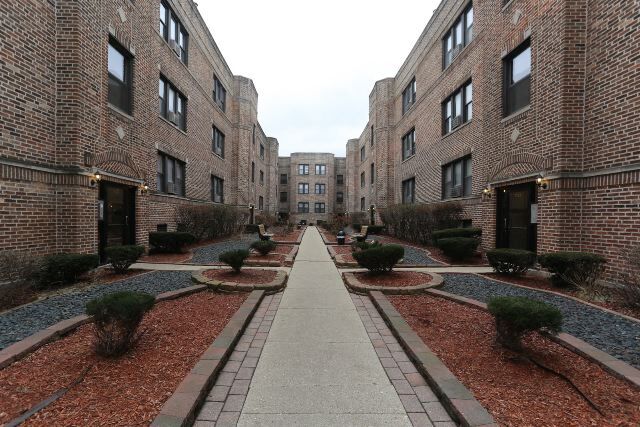 Photo - 3720 N Pine Grove Ave Condo Unit E3