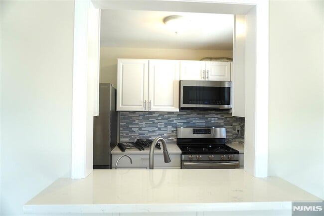 Photo - 399 S 6th St