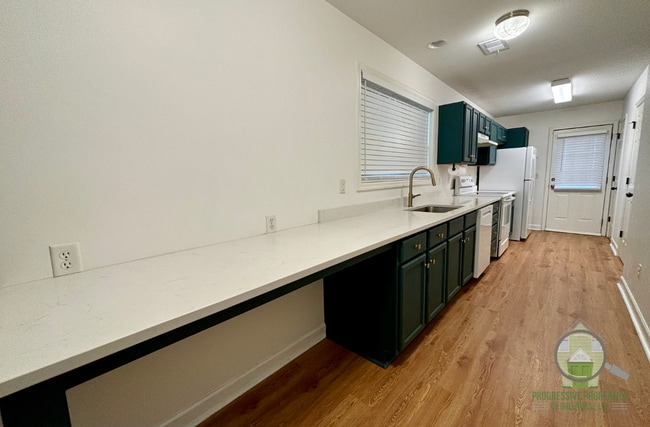 Photo - 12 McLeod St