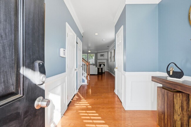 Photo - 605 Lofty Ln
