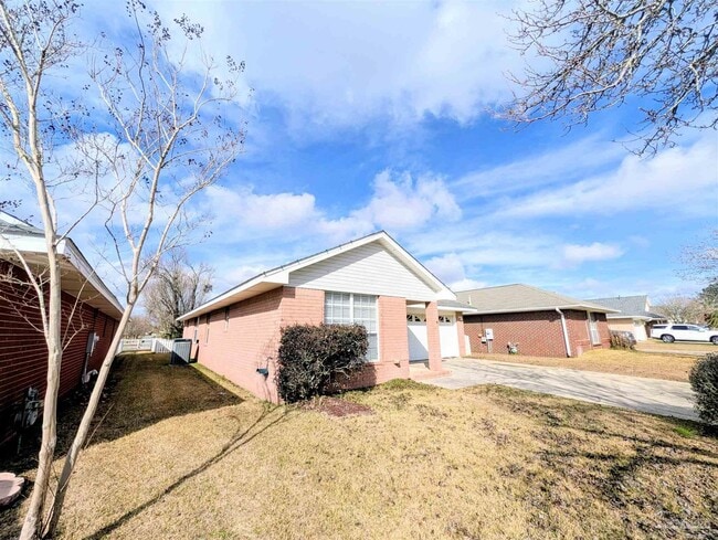 Photo - 28 Easton St