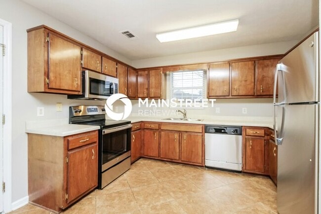 Photo - 3 Bedroom Pet-Friendly Home in Madison, TN with Main Street Renewal