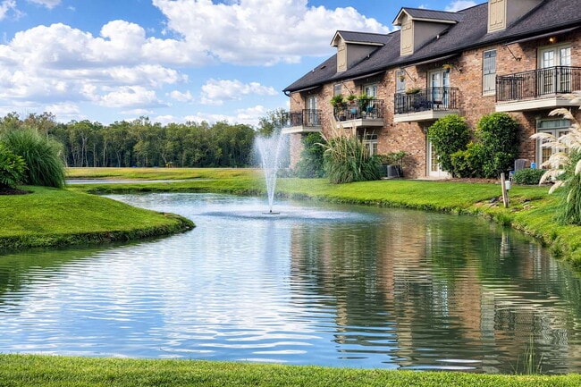 Building Photo - 1BR/1BA Upstairs Condo for Lease in Gated Chatsworth Court! Unit 1-C