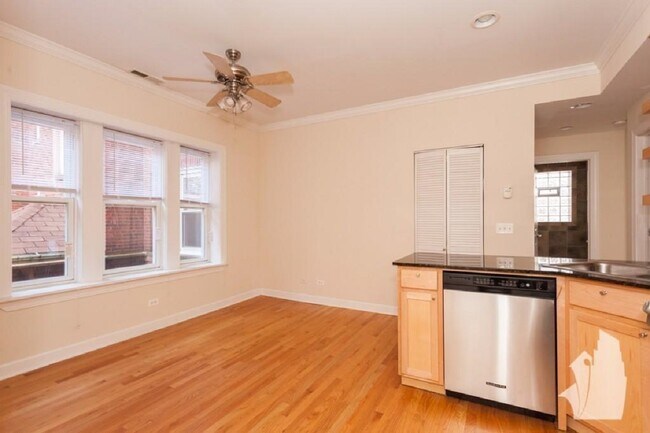 Building Photo - 3254 N Clifton Ave Unit # 0W1