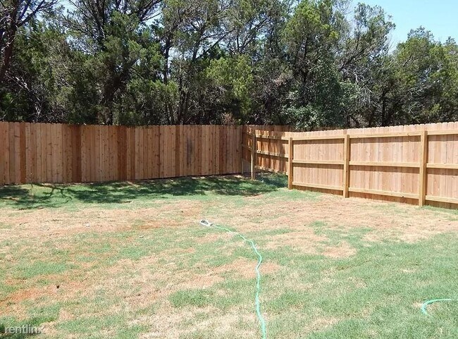 Photo - 2 br, 2 bath Duplex - 1418 Shoshoni Trl Ap...