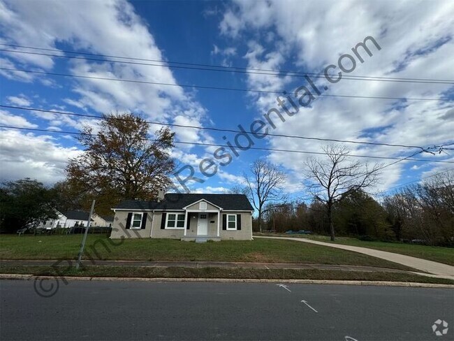 Building Photo - Newly renovated 3 bedroom 2 bath home in C...