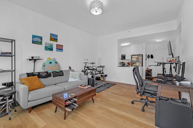 Building Photo - 8 Vanderbilt Ave Unit 11J