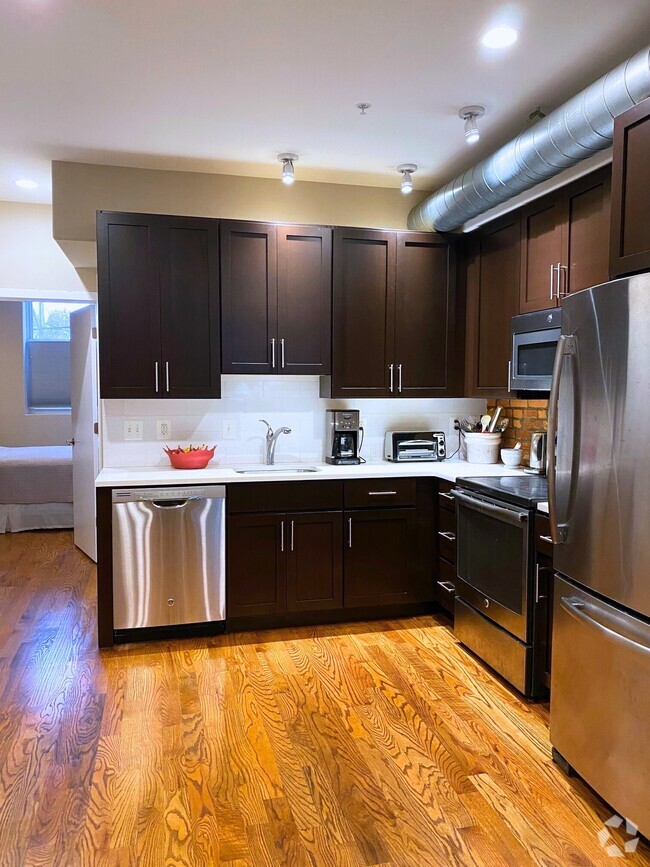 Building Photo - 1002 S 11th St Unit 201 Rental