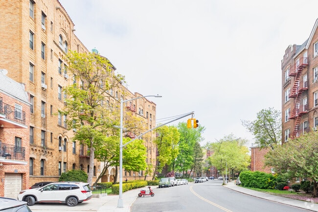 Photo - The Buckingham